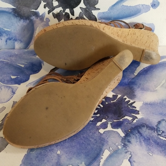 Marc Fisher strappy wedge sandal - Picture 4 of 5